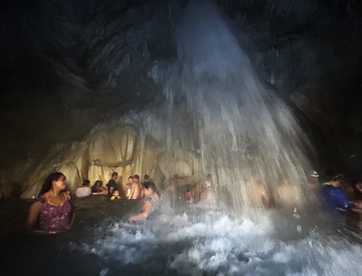 神秘的なメキシカン温泉！, 温泉と言えば日本。しかしこのメキシコにも温泉があるんです。名前はグルータス・デ・トラントンゴ。,ここはなんと洞窟の温泉です♪♪メキシコシティから一足伸ばして、広大な自然の中で、神秘の絶景に癒されながら温泉につかってみてはいかがでしょうか？！,絶景,トラントンゴ洞窟温泉 ,メキシコ,世界の絶景