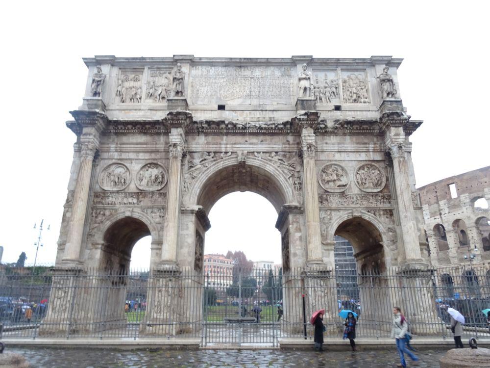 コンスタンティヌス帝の凱旋門, イタリア. 15 写真 -