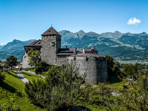 最新 リヒテンシュタイン城 -