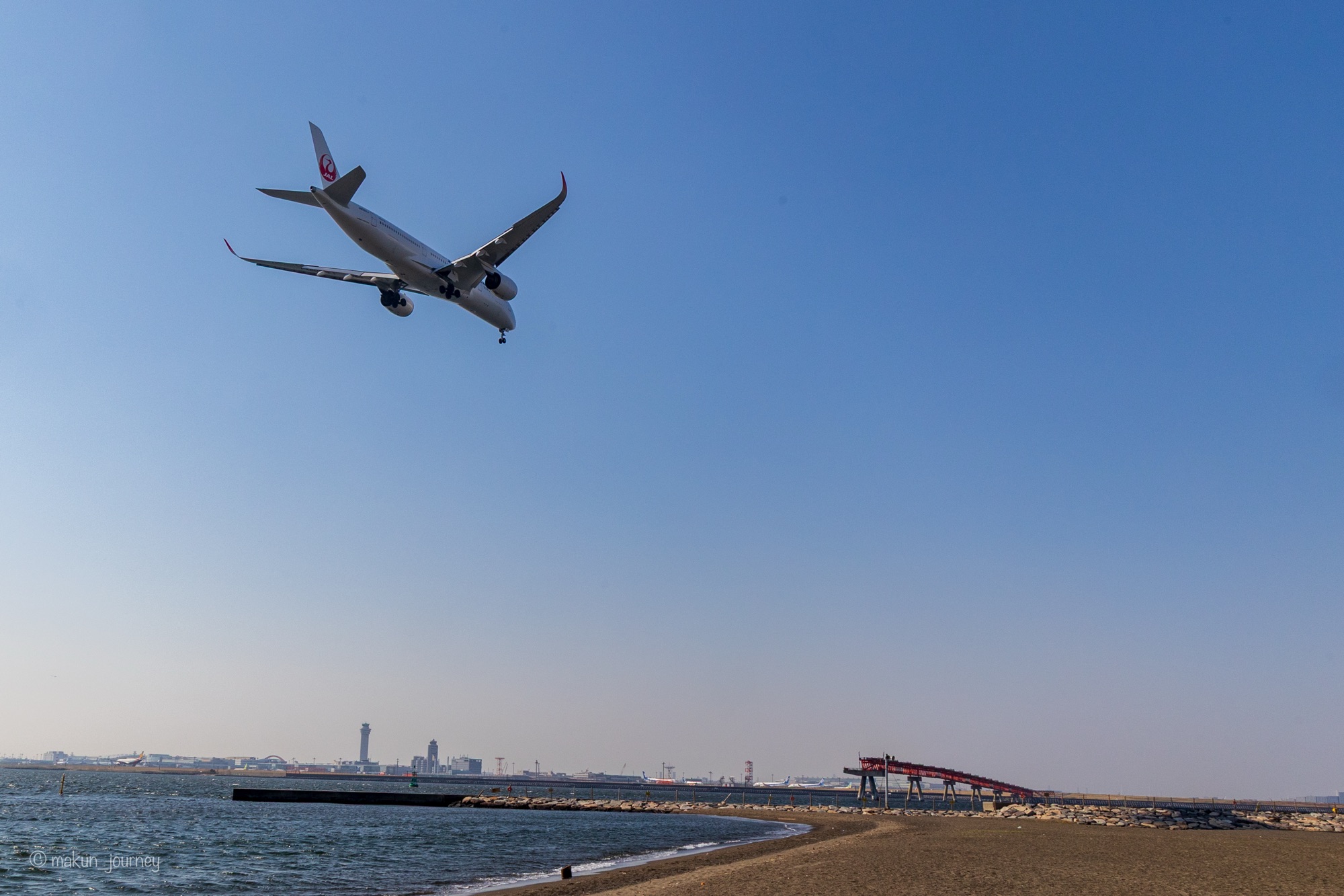 羽田空港で飛行機撮影 ダイナミックな写真を撮るならイノベーションシティ内にある足湯スカイデッキがおすすめ！シテイリョウコウ