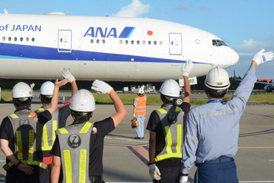 東海道新幹線 浜松駅の待合室YEBISU BEER TOWN