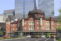 赤レンガ倉庫への行き方 周辺4駅から バス、タクシーは何分