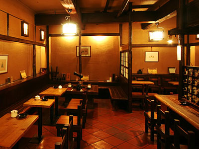 直火式焙煎にこだわったコーヒーとともに喫煙もできる喫茶店『神田伯剌西爾』さんたつ by 散歩の達人