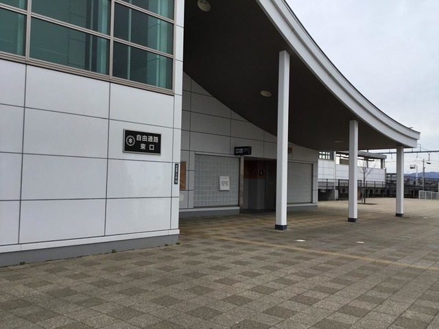 松本はいいお天気でした☀️ 回9466レ 返却回送 EF64 1031+旧客4B