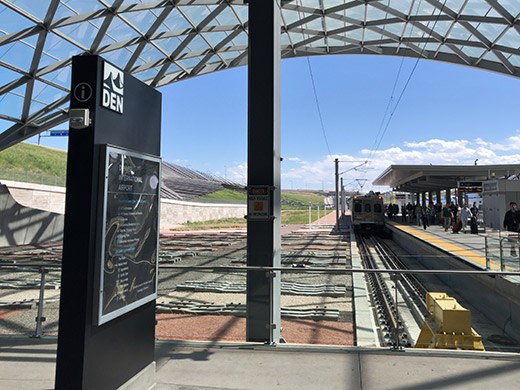 デンバー国際空港 DEN DIABoulder.JP