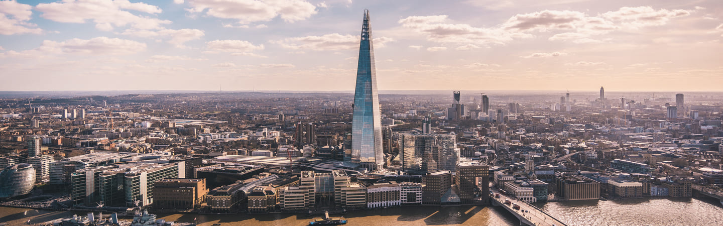 ヨーロッパ１の超高層ビル、オープン