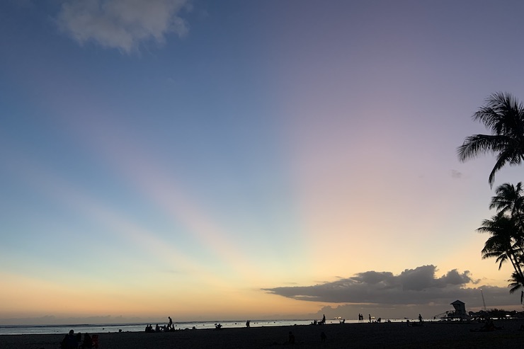 ハワイワイキキのディナークルーズで極上サンセットと花火を楽しんで、より特別なハワイ旅行を