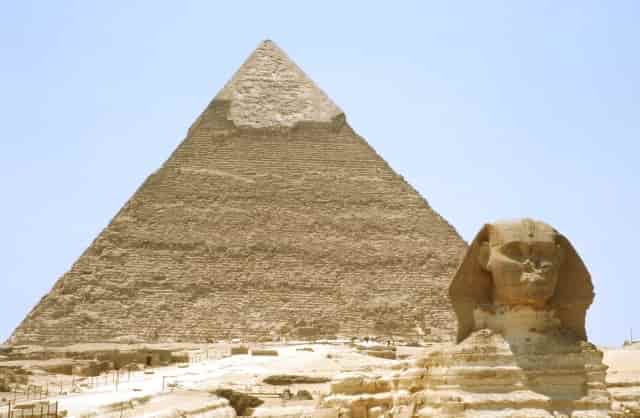 エジプト5日め-4 ＜最古のピラミッドとル・メリディアンのラウンジ＞ - 旅・ふ・る Tabi