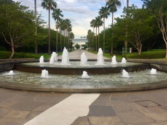 潮風公園駐車場 海を見渡す潮風公園に隣接の駐車場