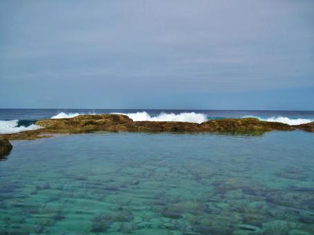南大東旅行記 ５日目 ～海軍棒プール～おしけんブログ