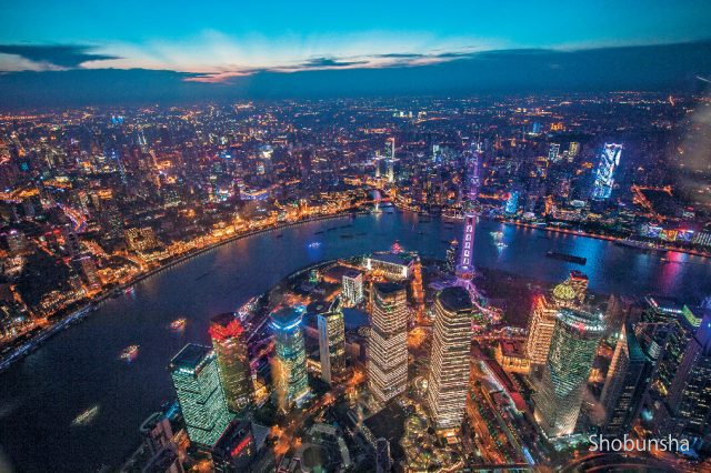 北外灘27階展望回転レストランへ - 上海での日常生活