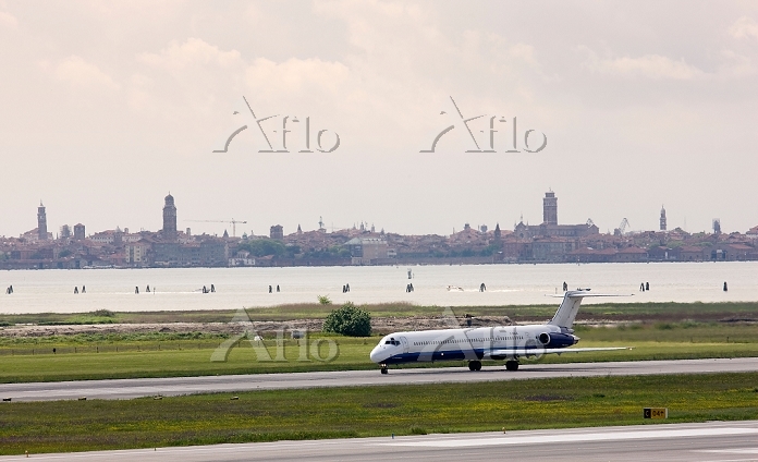 ヴェネツィア マルコ・ポーロ国際空港、どんな空港？就航都市、フライト情報など、利用者ガイドFlyTeam フライチーム