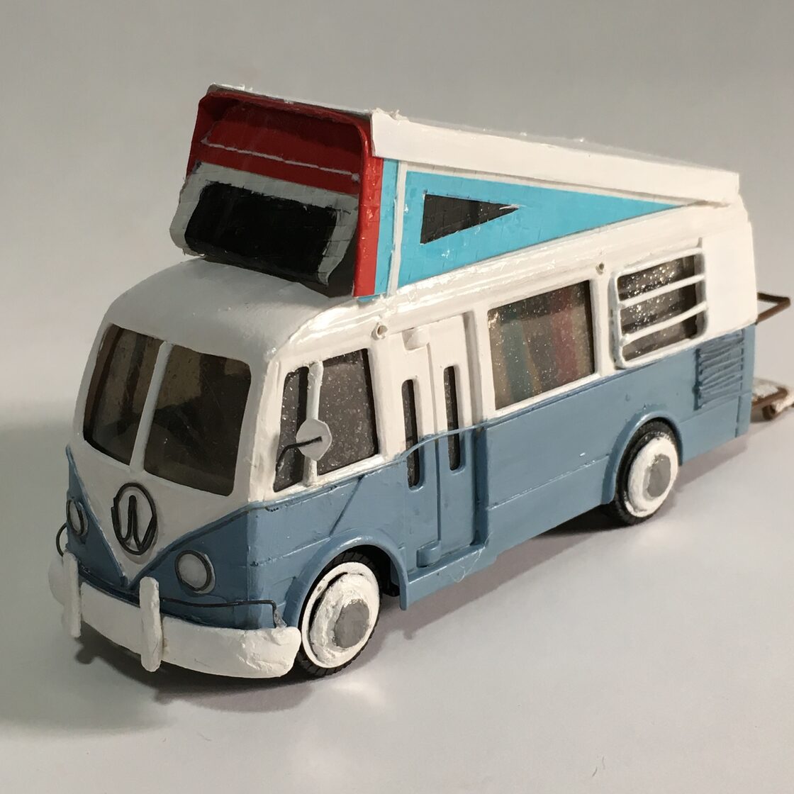 35年前のクラシック・ウィネベーゴを駆るCOOLでリアルなRVライフキャンピングカースタイル