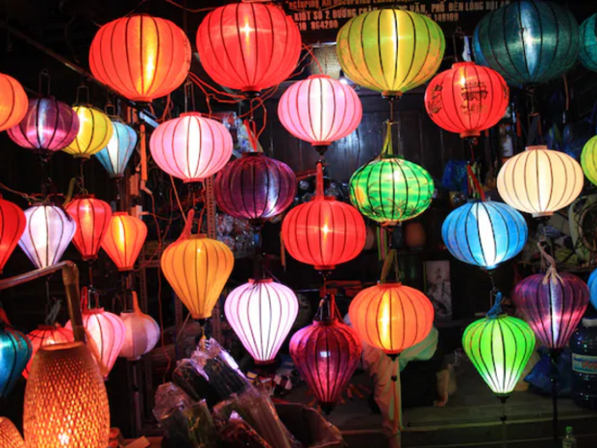 2025 ホイアンナイトマーケットを完全攻略！B級グルメや楽しみ方まで紹介