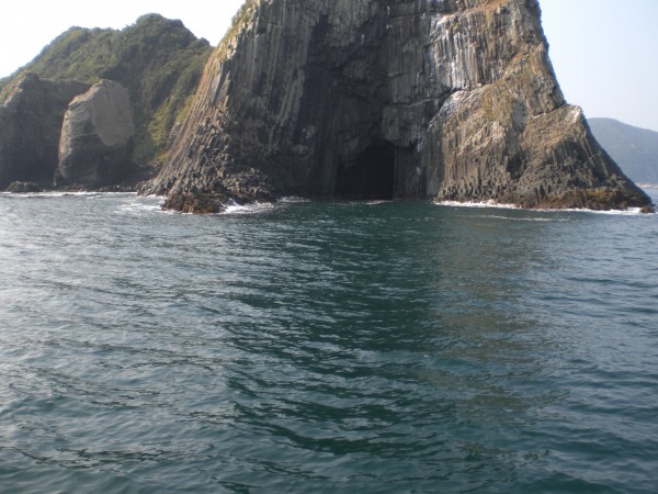 遊覧船で洞窟の中へ！「芥屋の大門」は綺麗な海と雄大な岩を堪能できる隠れた糸島の観光スポット 糸島・芥屋reno-ve