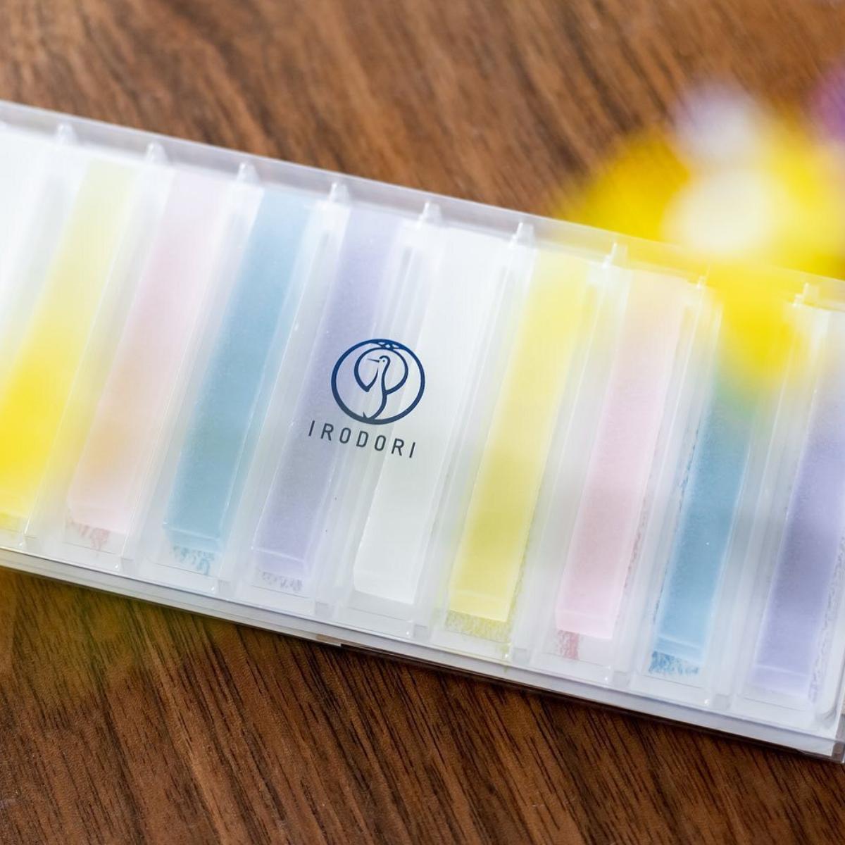 清水寺 京都 のお土産ランキング13選。八つ橋やおしゃれな雑貨、修学旅行で人気のキーホルダー、ぬいぐるみも！おすすめのお土産屋さんもご紹介 - おみとら