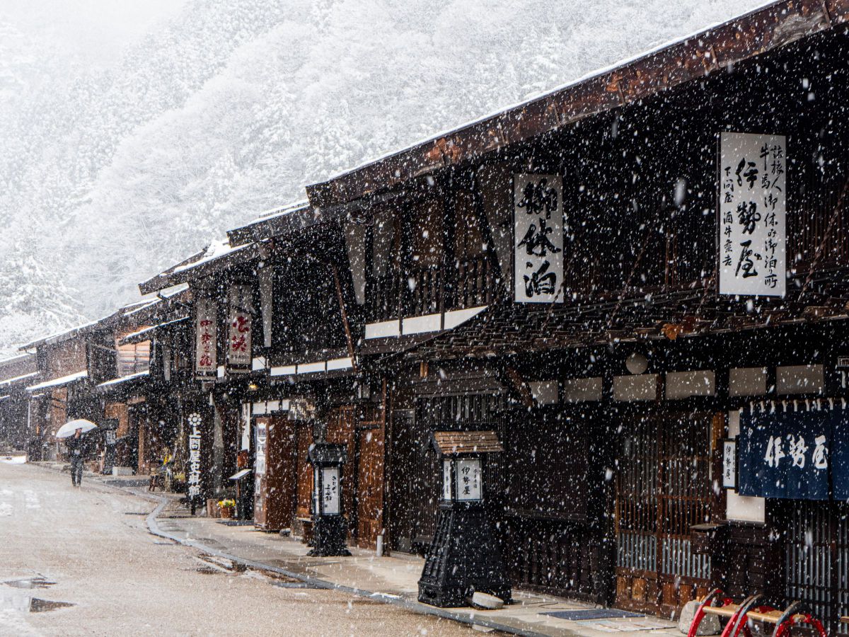 奈良井宿の冬 26120013054 の写真・イラスト素材アマナイメージズ
