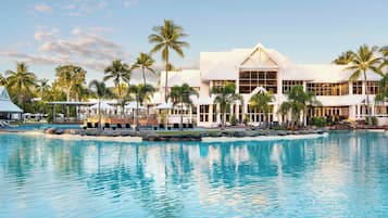 宮古島のおすすめリゾートホテル9選！高級・カップル向けのおしゃれな施設も紹介ワングランピング