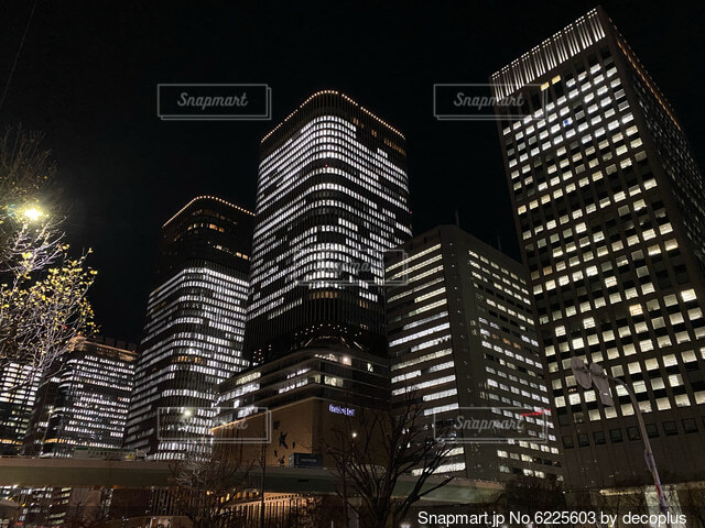 大阪梅田の夜景、梅田スカイビル空中庭園展望台からの眺めの写真素材67719379- PIXTA