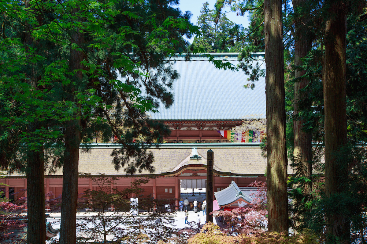 比叡山登山！延暦寺ルートと根本中堂、駐車場、トイレ詳細！ - アオヒゲ危機一髪♪ 樽の中身は何だろう