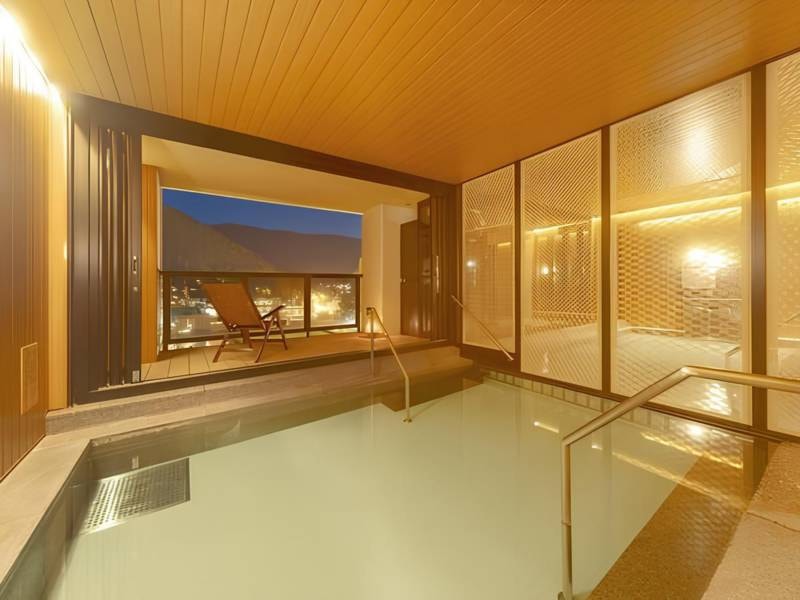 下呂大橋からも丸見えの下呂温泉 噴泉池 - 下呂市、下呂温泉 噴泉池の写真