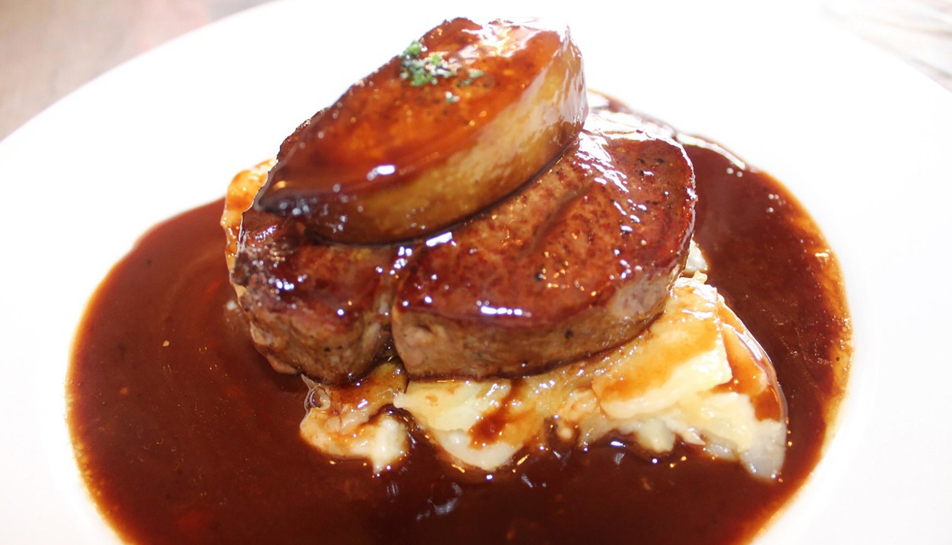 多摩川河川敷沿いのセルフフレンチのテラス席でワイン休憩！！』by Sean☆ : TOKIO フレンチ