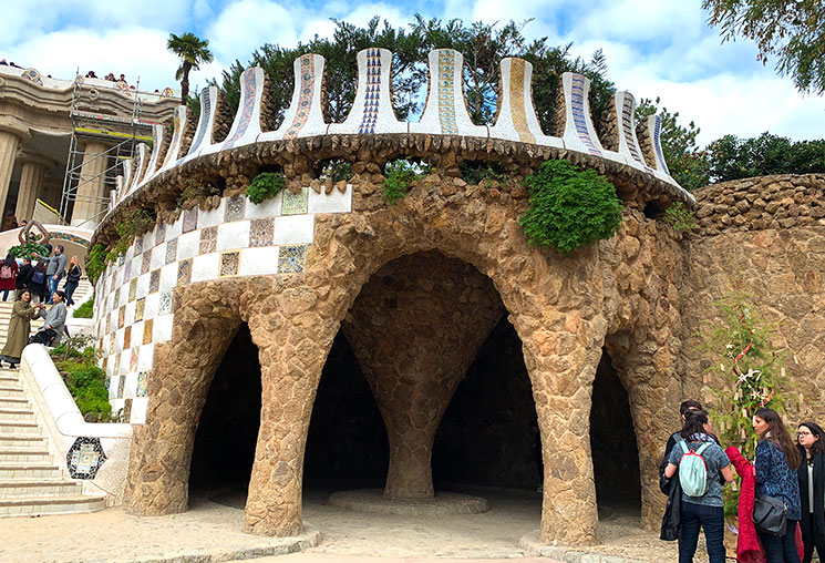 ＋グエル公園入場バルセロナ 旅行の観光・オプショナルツアー予約 VELTRA ベルトラ