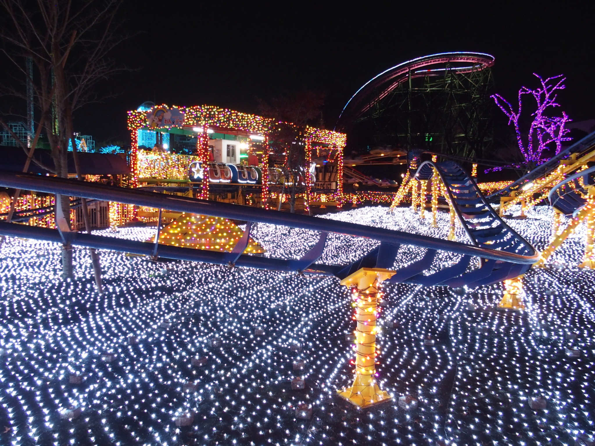 2021＞よみうりランドのイルミ「ジュエルミネーション」が開催中！高さ15mの迫力満点な噴水ショーも 東京じゃらんニュース