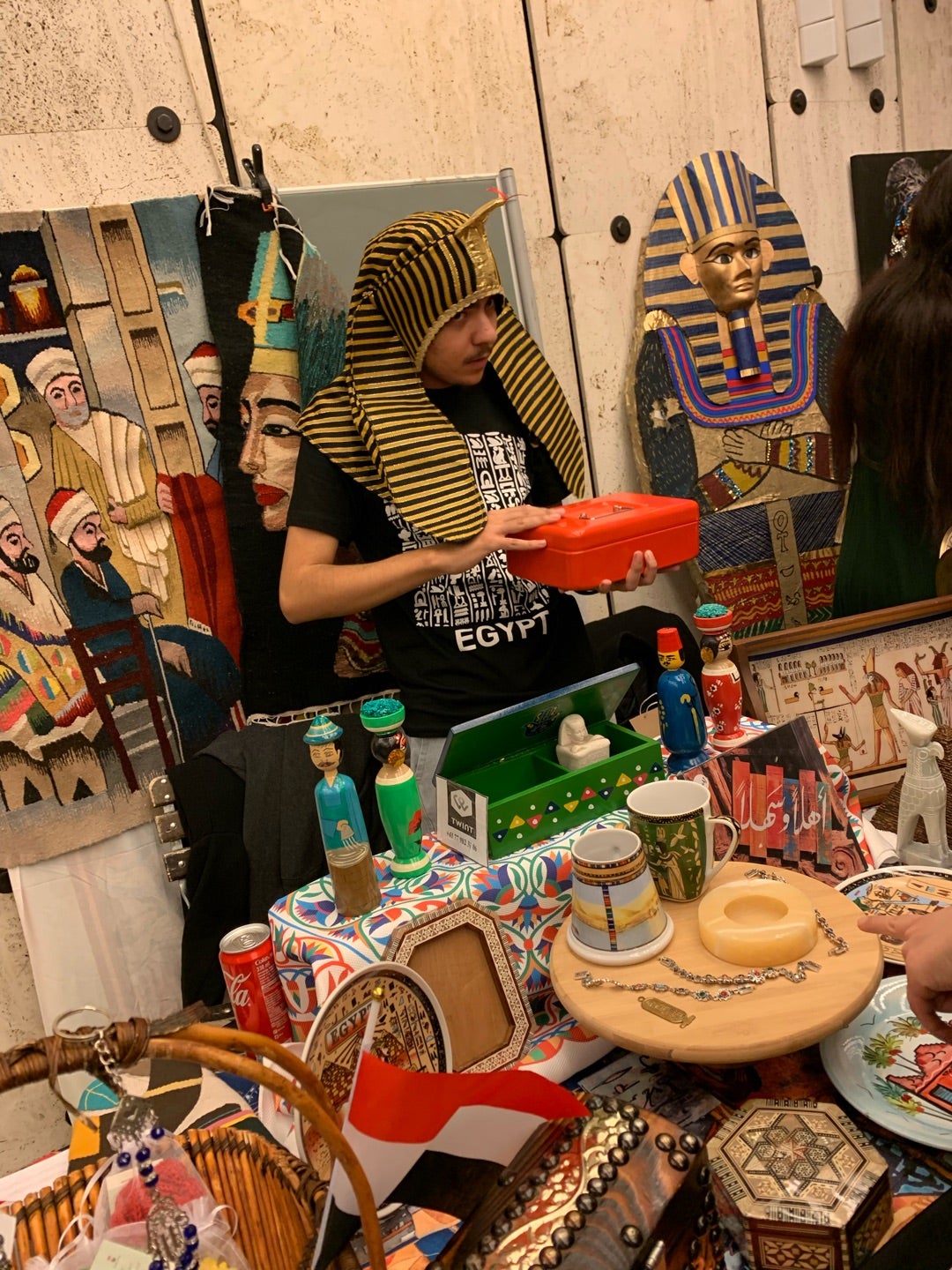 🇨🇭 永久保存版 スイスらしいお土産ショップ7店舗まとめ！〜スーパーマーケット・デパート編〜 - 旅時々ワイン