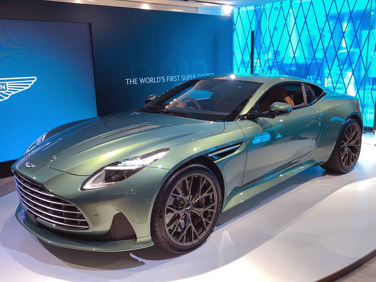 アストンマーティンDBS770アルティメット 内装・外装など27枚画像・写真- webCG