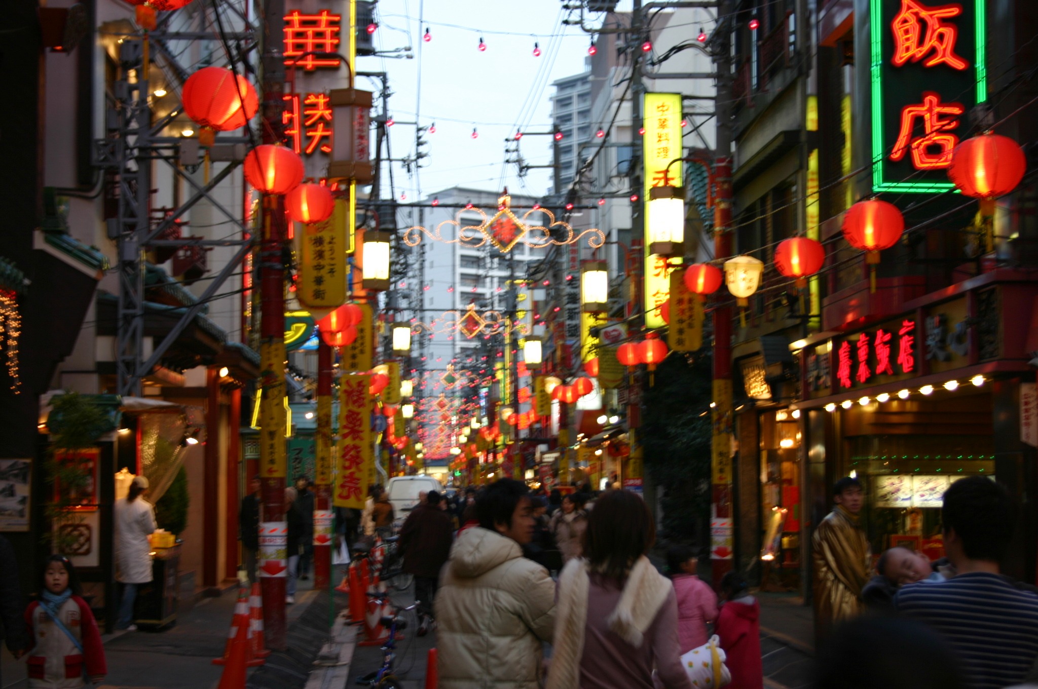 横浜 中華街大通り -