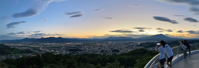 中條 奈菜花 めんこいテレビアナウンサー＼盛岡の夜景ならココ！岩山展望台岩山公園は盛岡市中心部から程近い場所にあり、山頂 標高343m
