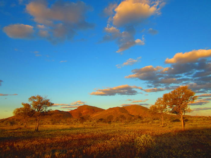 世界一の岩マウント・オーガスタスとエアーズロック秘密の世界ⅡThe Secret WorldⅡ