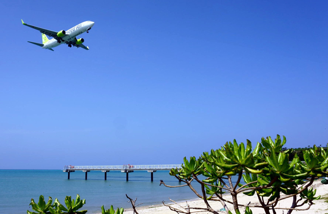 地元民がよく行く伊丹空港周辺の飛行機撮影スポット8選！ 万博特別塗装機も撮れます