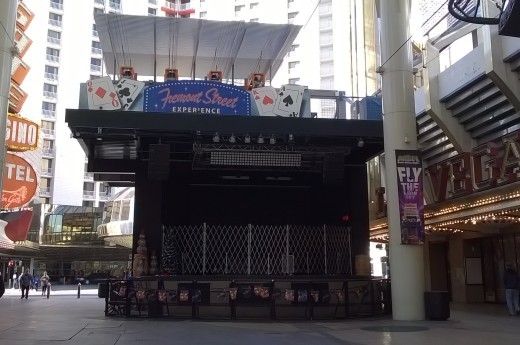 ウェルカム ラスベガス！市バス「デュース」で巡るストリップからフリーモント ウォーキングツアー＜90分