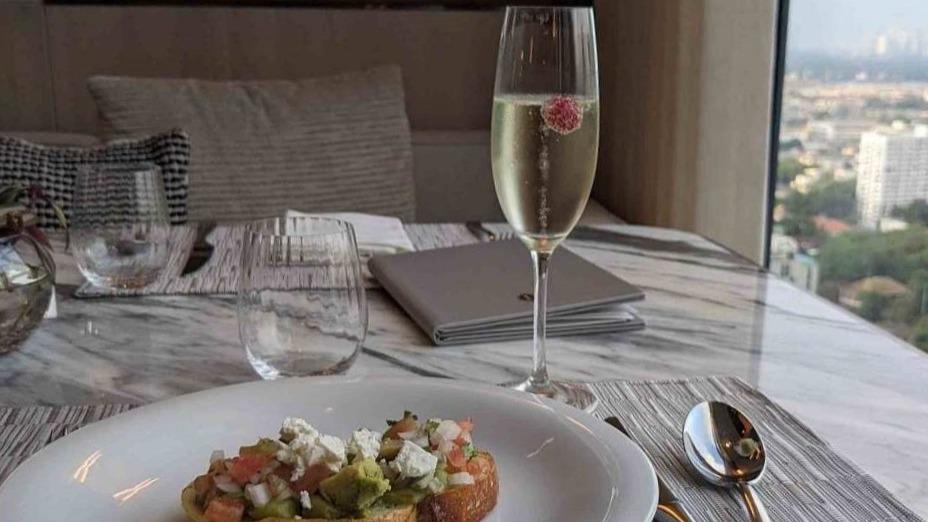 ルーフトップの開放感「シエロ・スカイバー」＆インターコンチネンタルバンコクスクンビット編 ワクワクな毎日に心弾むバンコク＆パタヤ♪ 』バンコク タイ