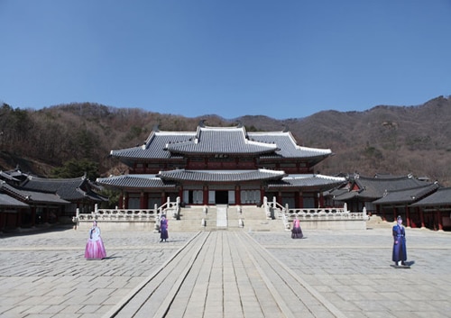 龍仁大長今パーク 旧MBCドラミア 送迎ツアー 入場チケット付き自由見学ツアー！伝統衣装体験プランあり ＜半日