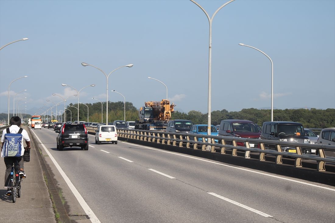 画像宇都宮の｢渋滞名所｣､LRT開業後どう変わったか 車から通勤客移行で大幅改善？交通量増えた橋もローカル線・公共交通東洋経済オンライン
