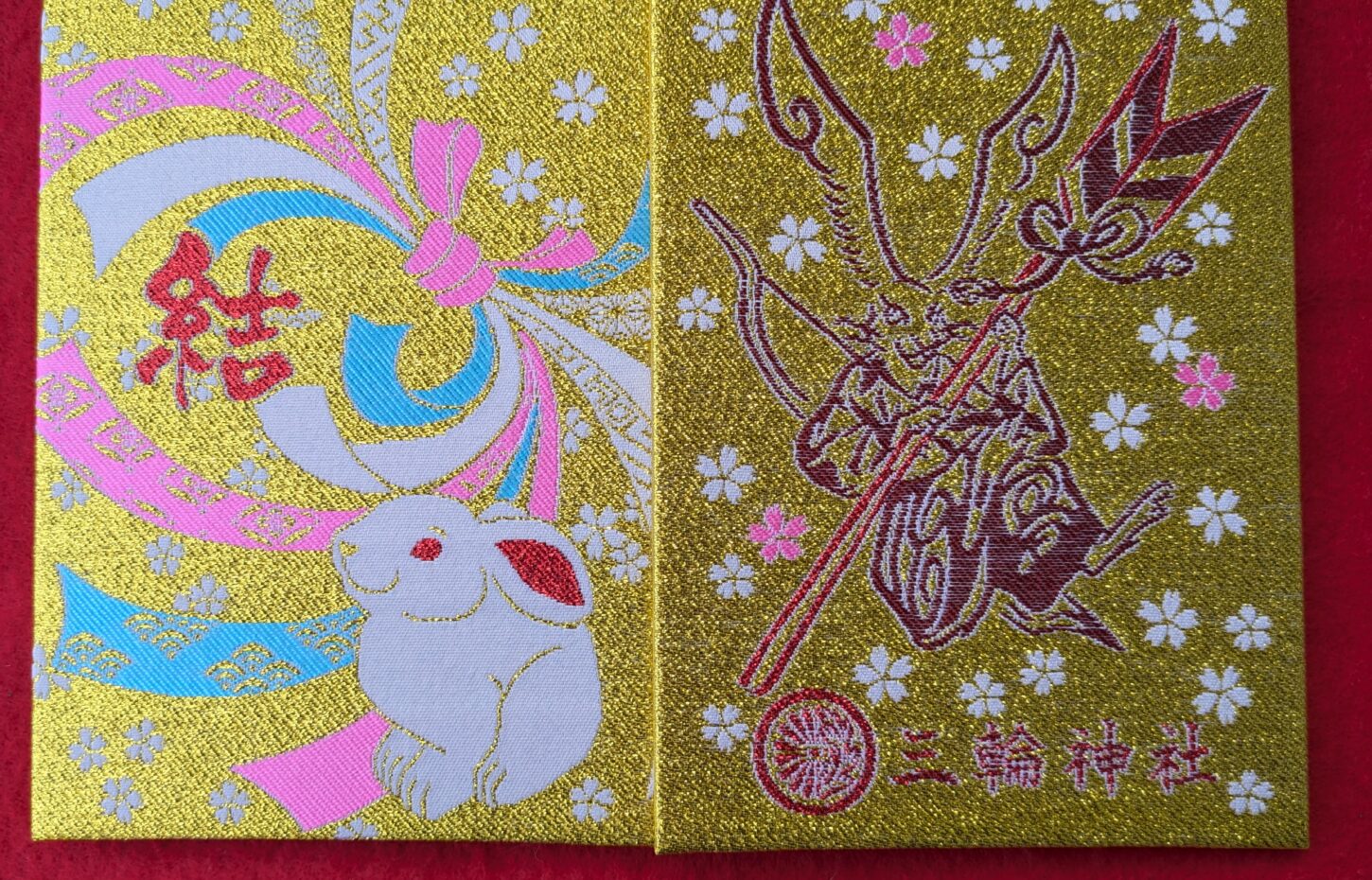 🟣紫色の御朱印帳🟣 製造の都合上、現在使用している紫色の御朱印帳は 今神社にある約100冊程で終了となります。既存の黒色と白色は今後も授与可能です