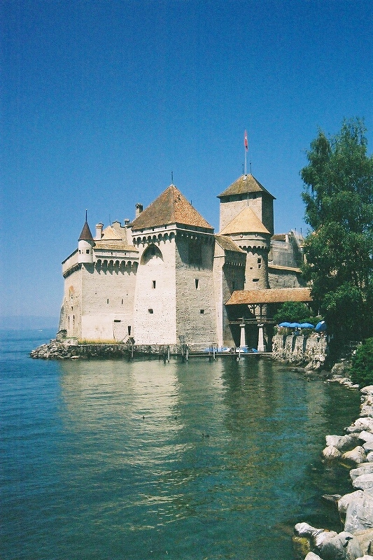 スイス🇨🇭のシヨン城 : r castles