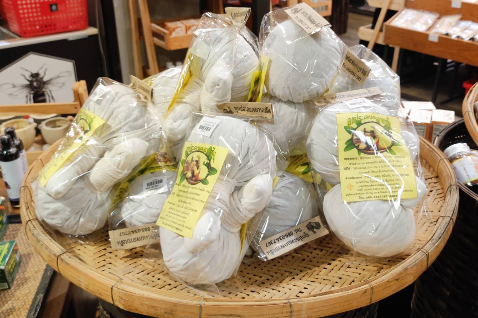 タイ・バンコクに来たらコレを買おう！ タイ土産＆名品ギフト図鑑 100種類以上