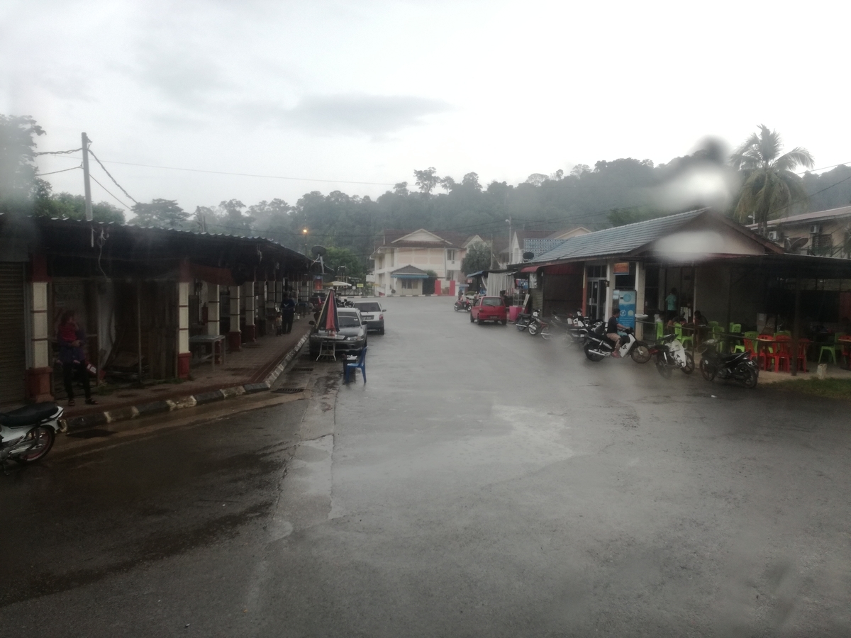 クアラルンプールからタマンネガラ国立公園へ上村一翔