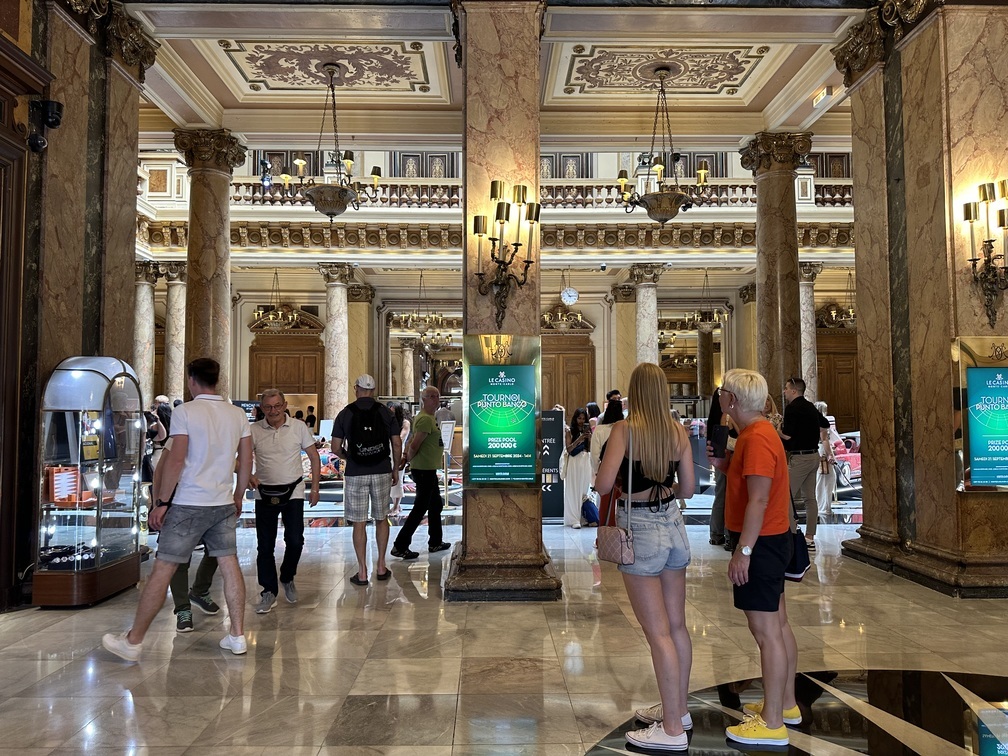 フランスの美的センスにしびれた夏休みバカンス家族旅行〜北フランスのボルドー、ナント等の現代の絶景イタリア専門の旅行会社発、世界遺産に触れる海外旅行