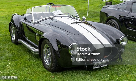 シェルビーコブラ427 飾って眺めるよりも走って楽しむスタンス