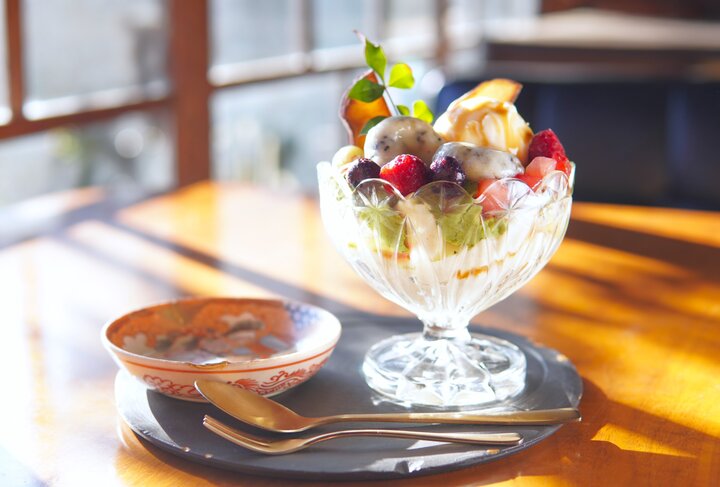 古都鎌倉の風情あふれるお庭を眺めて過ごす贅沢なひととき♪「麻葉屋の勝手口 古民家縁側cafe」ことりっぷ