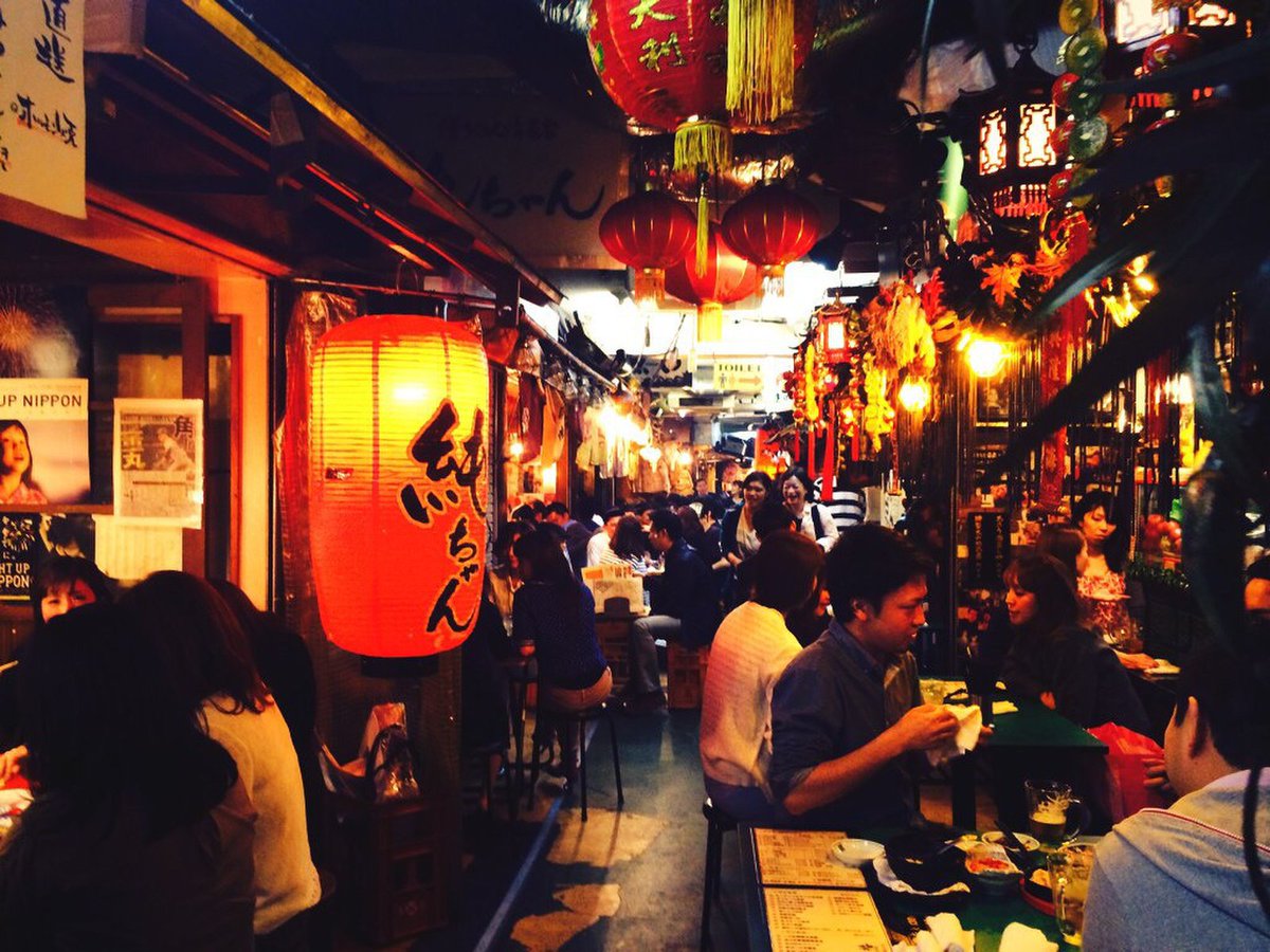 恵比寿横丁 ❬渋谷区恵比寿1-7-4❭「繁華街 商店街」カテゴリー恵比寿スタイル