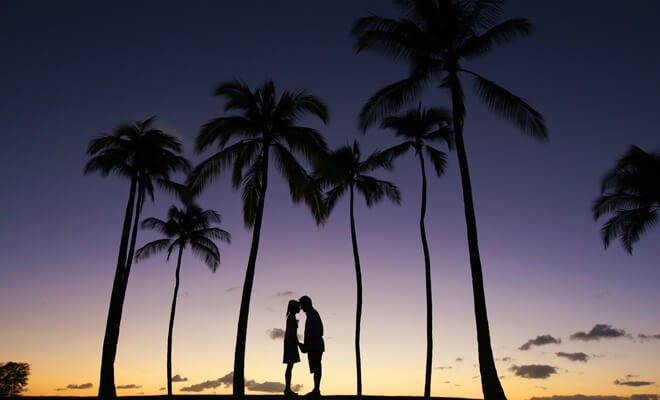 ハワイのフォトウェディングスポット「マジックアイランド」夕日撮影