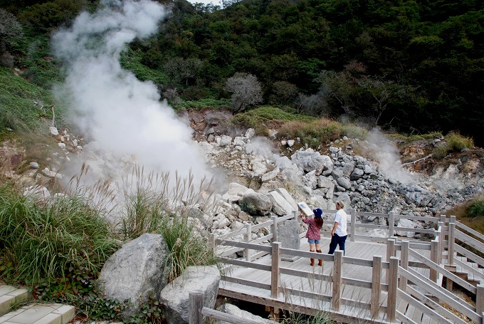 温泉天国・別府の地獄めぐり - 最高にホットな7不思議お湯のわく星