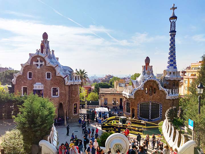 グエル公園」の見学をわかりやすく解説 – チケット、無料入場、見どころ、無料バス