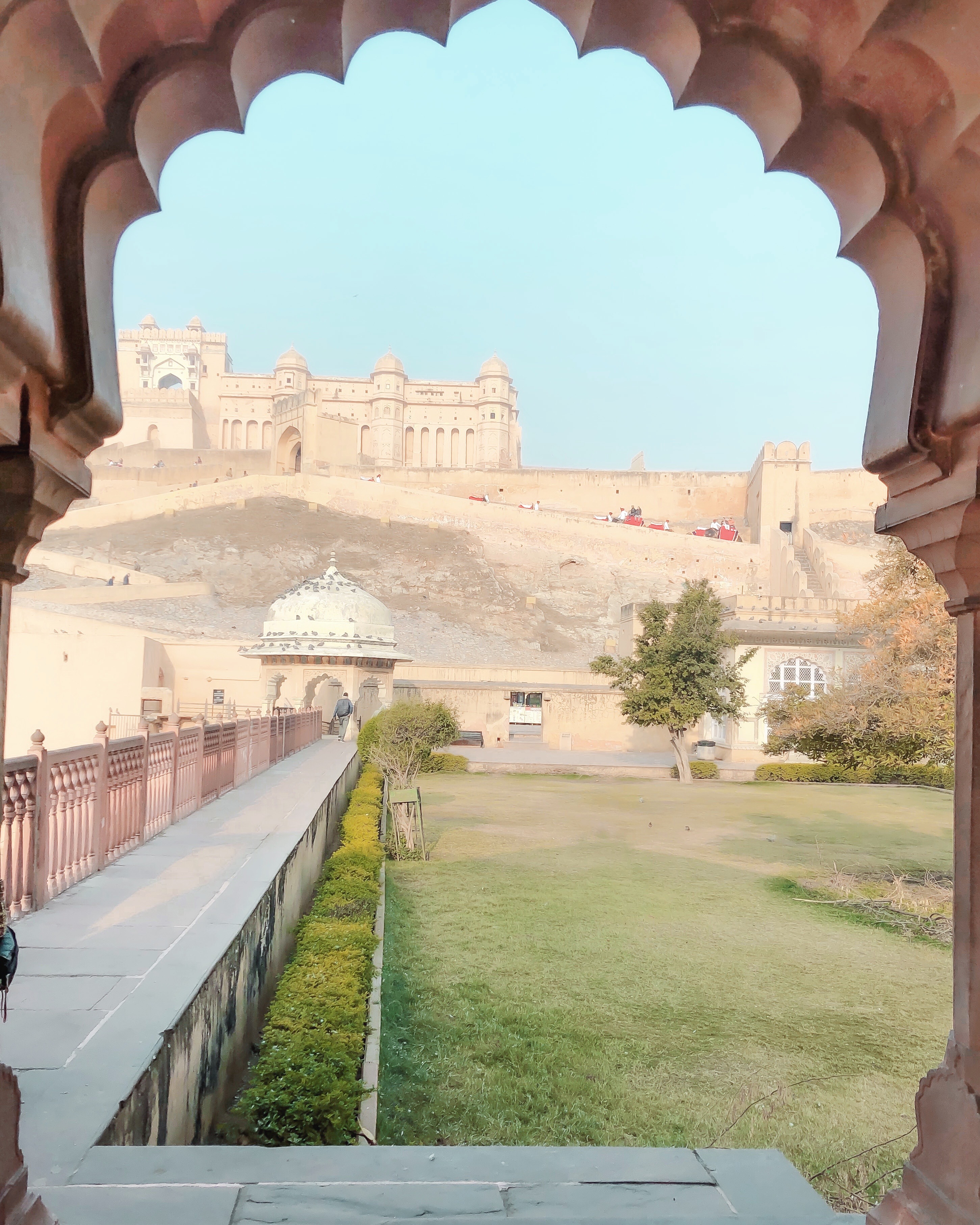 風の宮殿”から”アンベール城”へ行き方！ローカルバスで10ルピー！ 写真動画付解説- けんたのぶろぐ